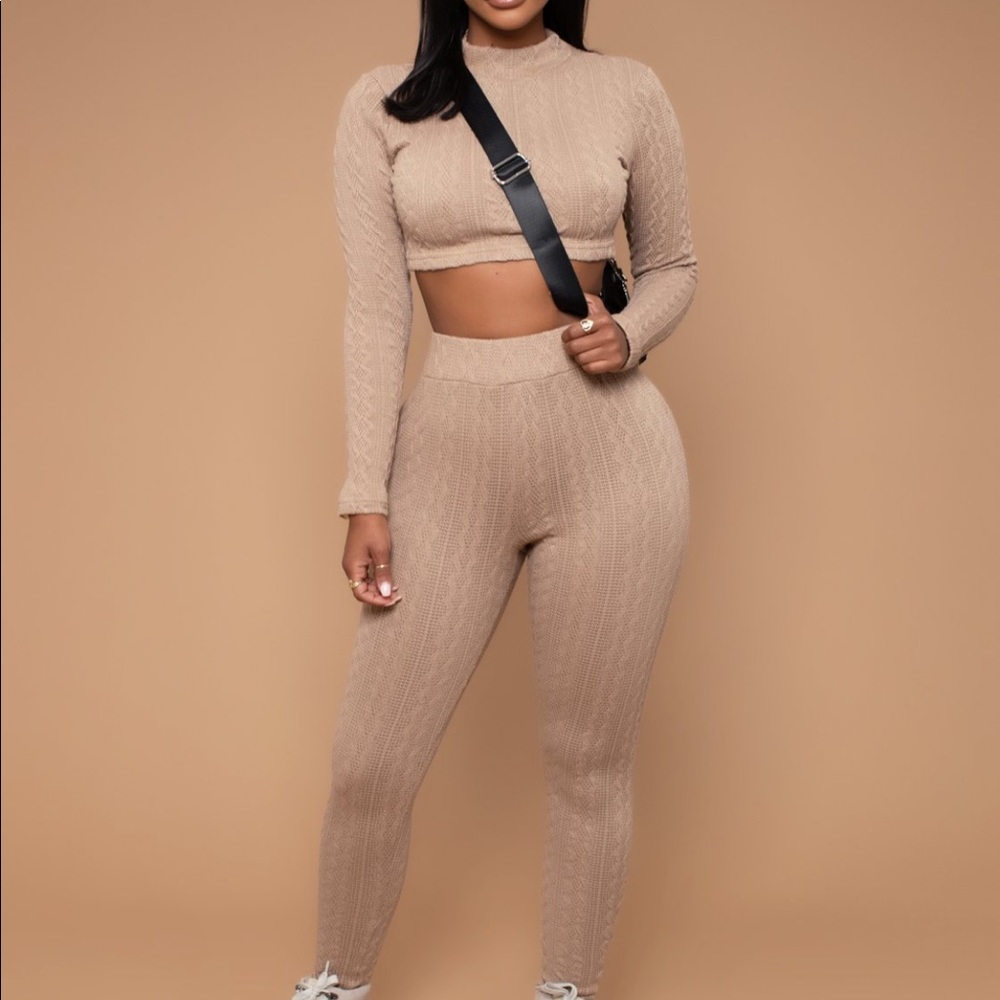 Fashion Nova taupe pants set size XS
